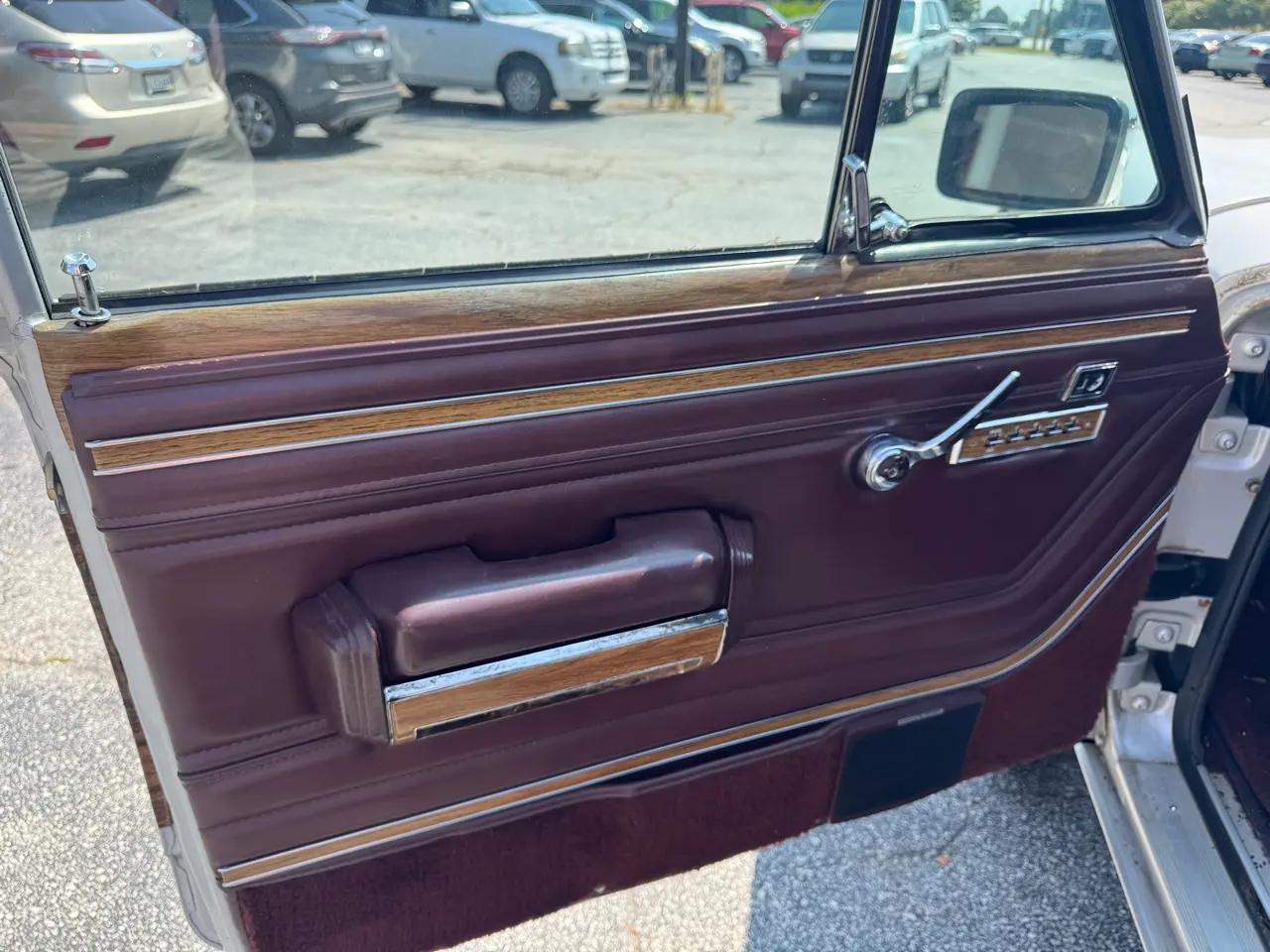 Jeep Grand Wagoneer 4dr Wagon 1988