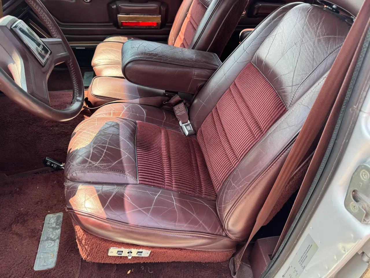 Jeep Grand Wagoneer 4dr Wagon 1988