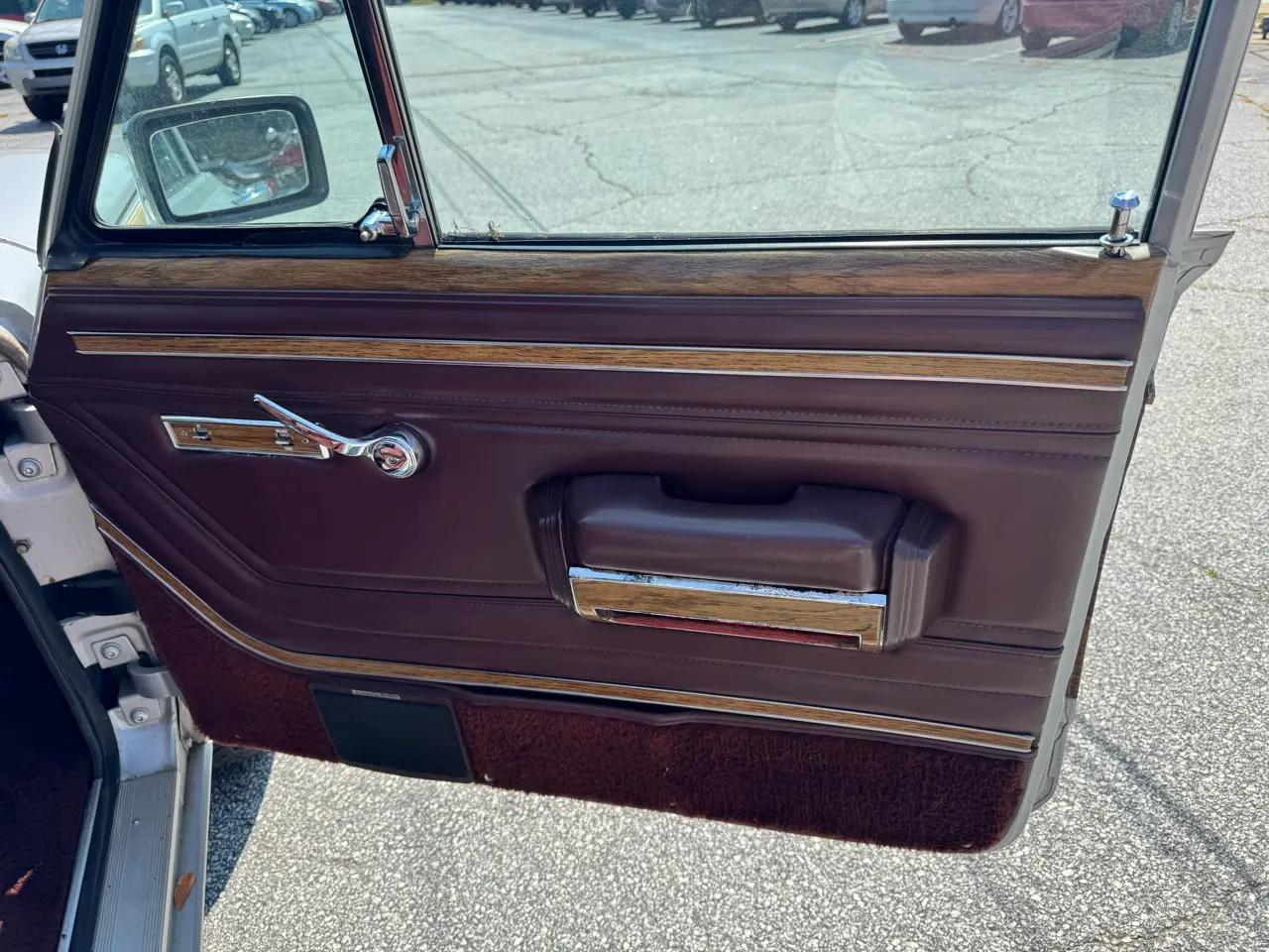 Jeep Grand Wagoneer 4dr Wagon 1988
