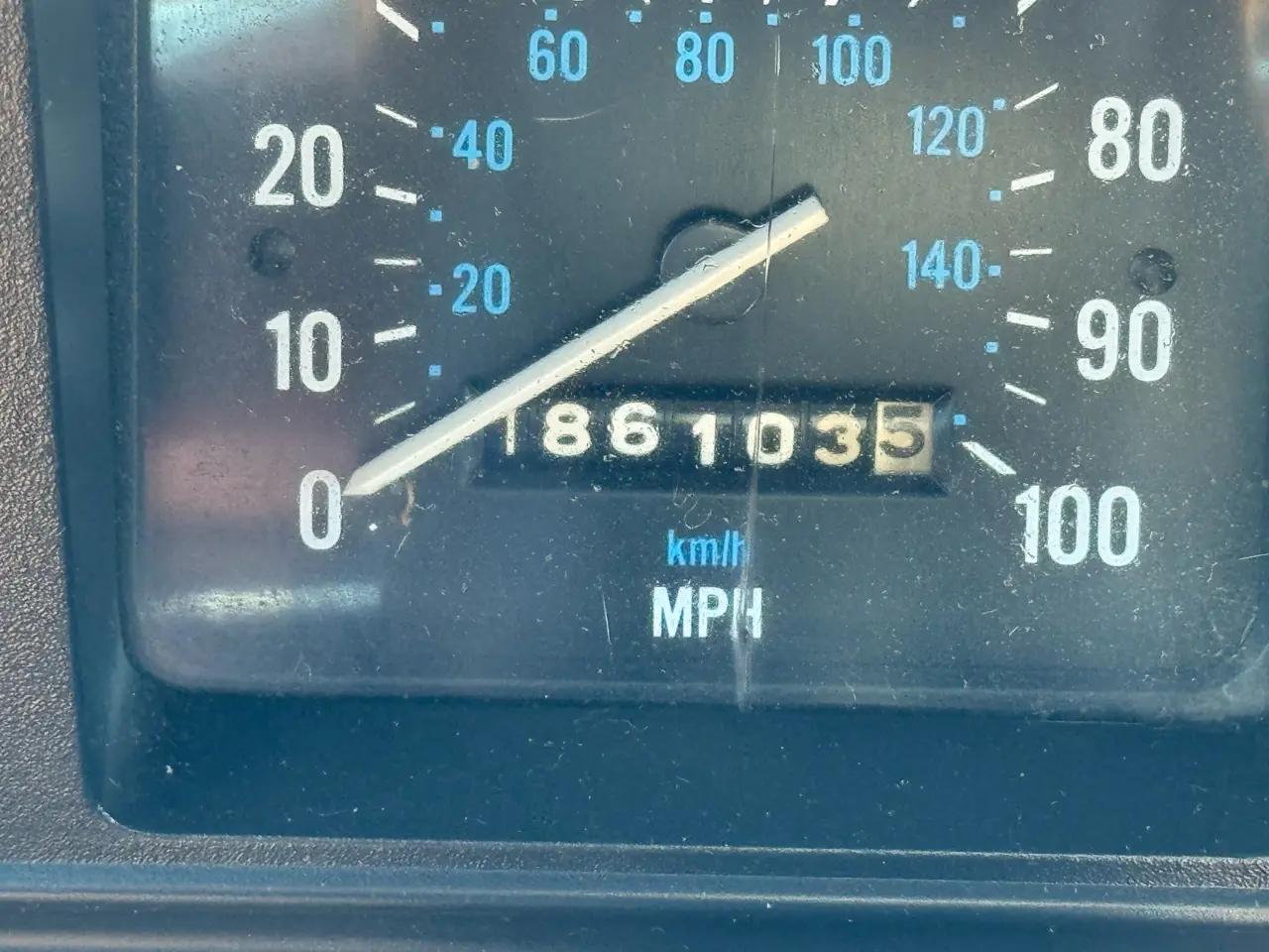 Jeep Grand Wagoneer 4dr Wagon 1988