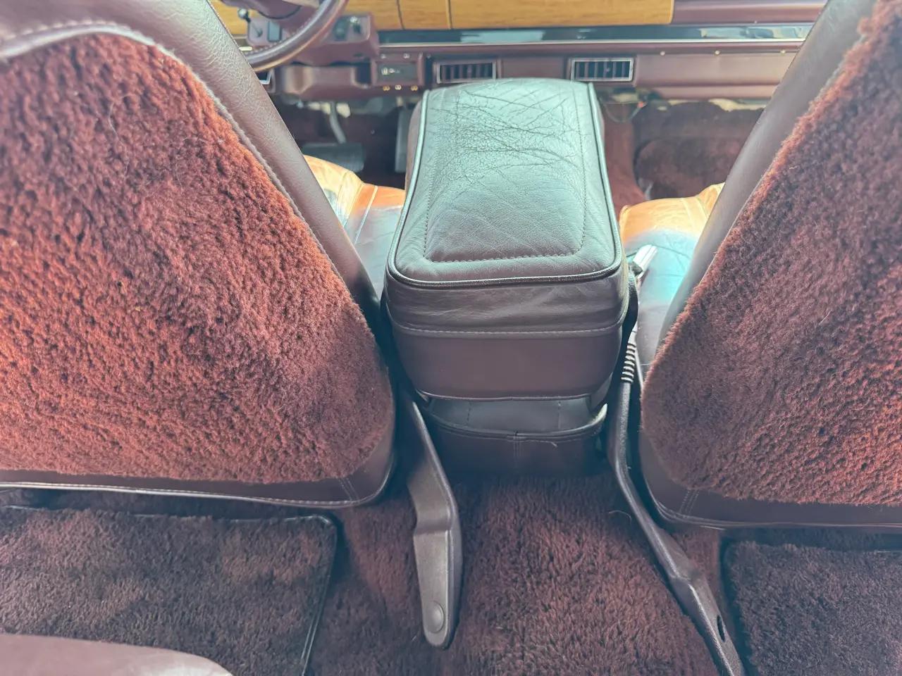 Jeep Grand Wagoneer 4dr Wagon 1988