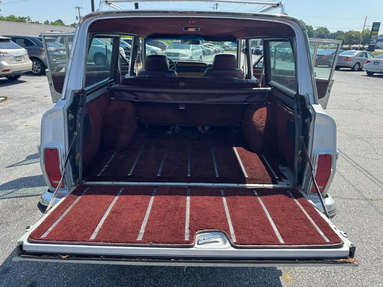 Jeep Grand Wagoneer 4dr Wagon 1988