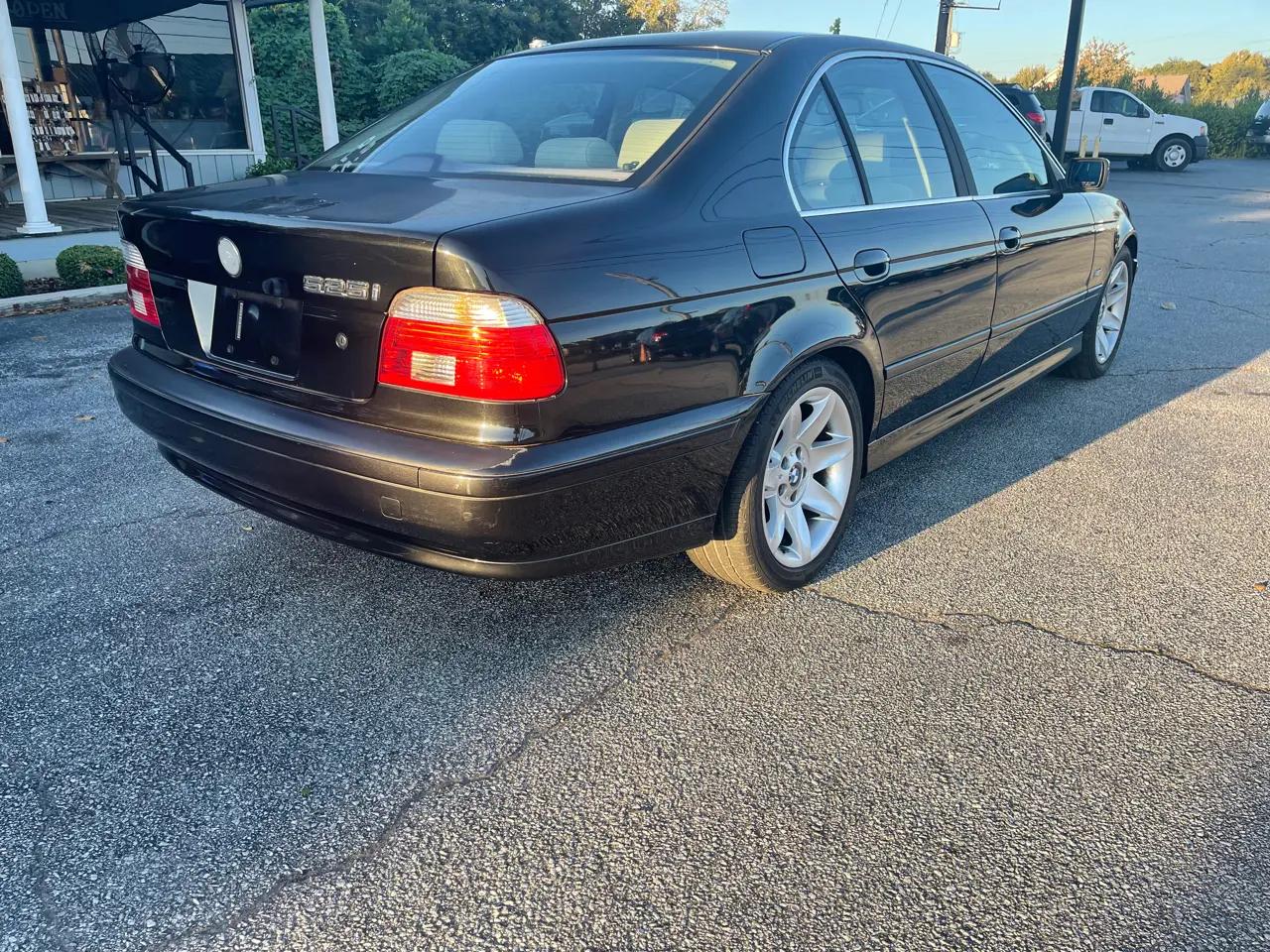 BMW 5 Series 525iA 4dr Sdn 5-Spd Auto 2003