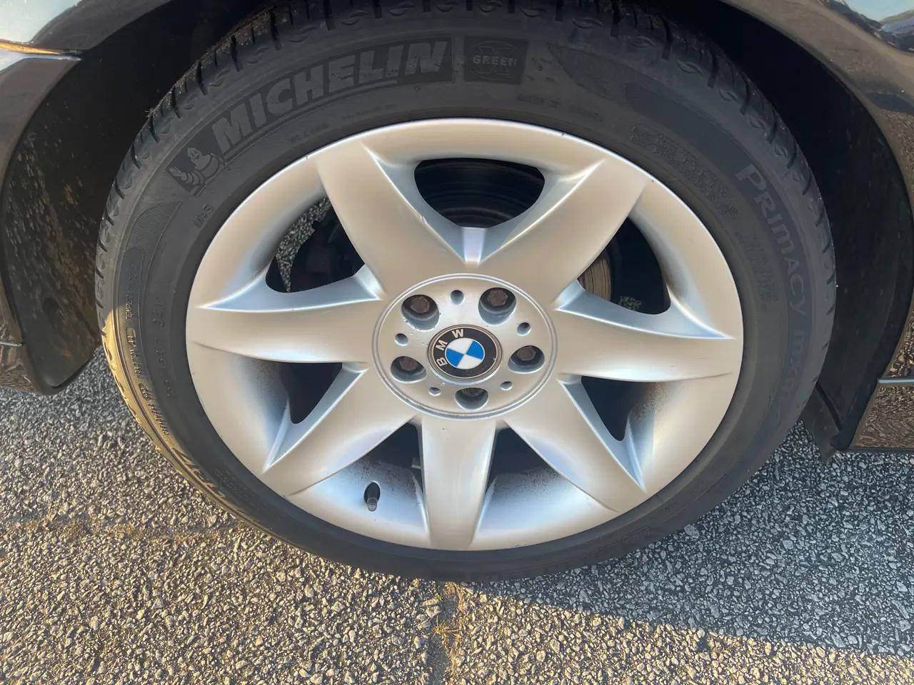 BMW 5 Series 525iA 4dr Sdn 5-Spd Auto 2003