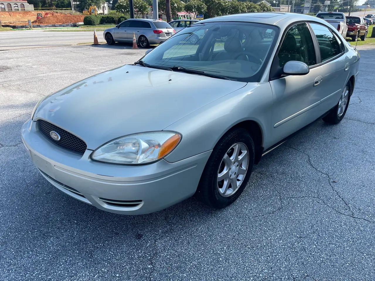 Ford Taurus 4dr Sdn SEL 2006