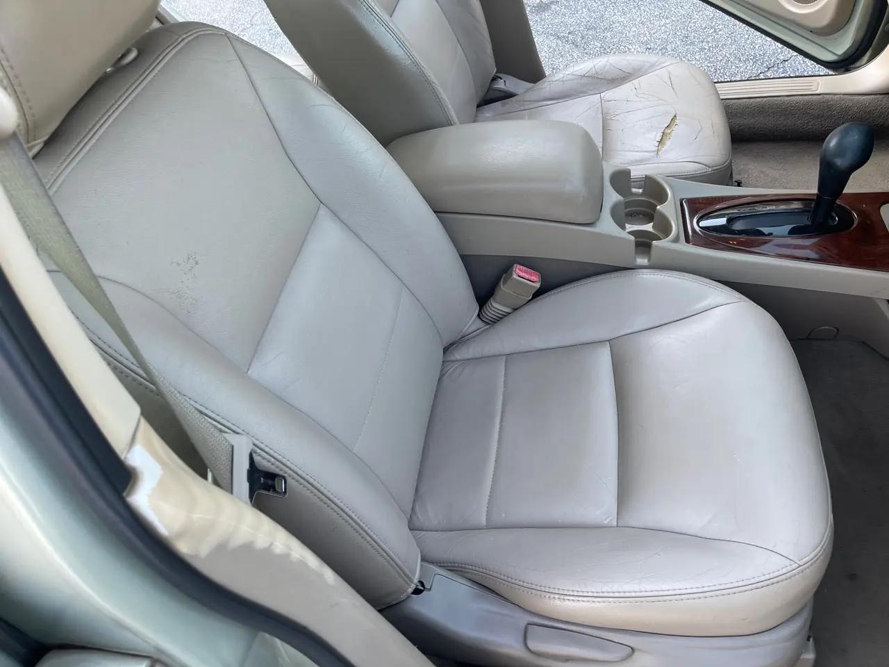 Ford Taurus 4dr Sdn SEL 2006