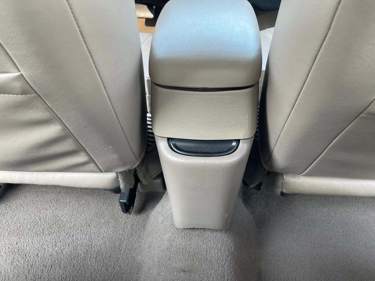 Ford Taurus 4dr Sdn SEL 2006