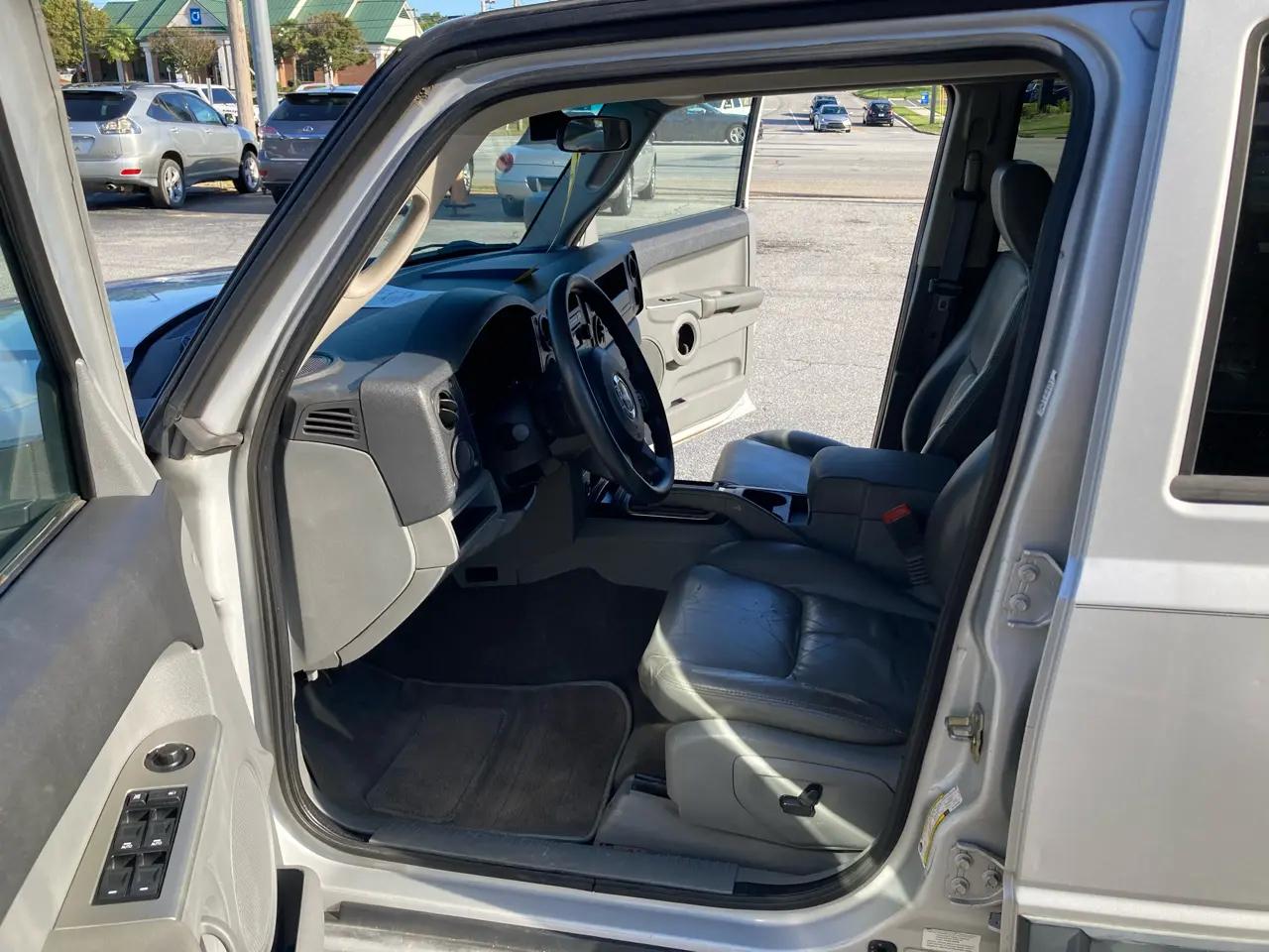 Jeep Commander 4dr 2WD 2006