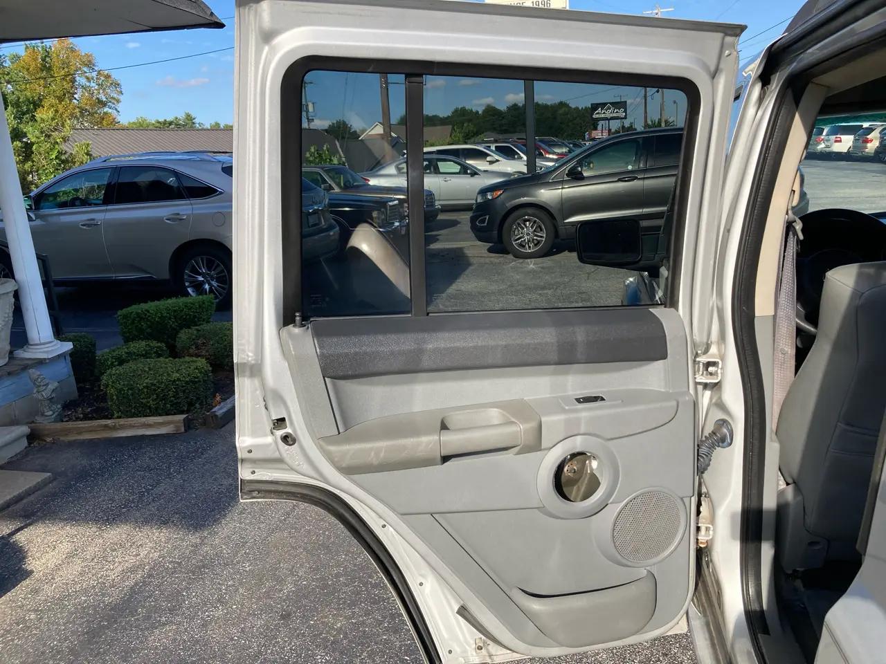 Jeep Commander 4dr 2WD 2006