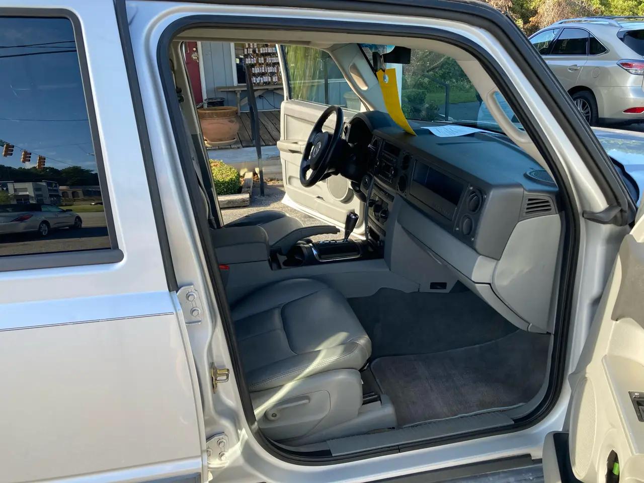 Jeep Commander 4dr 2WD 2006