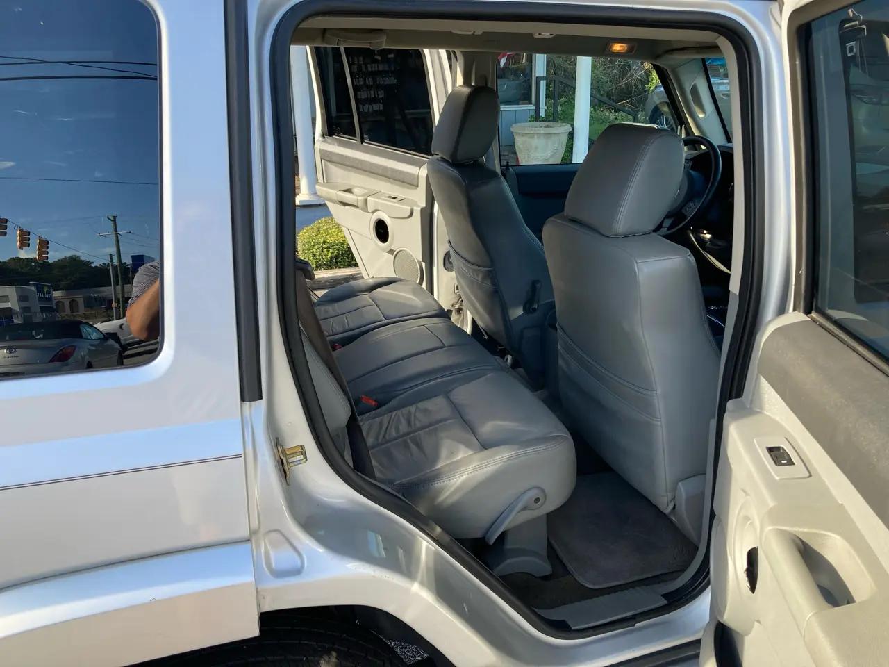 Jeep Commander 4dr 2WD 2006