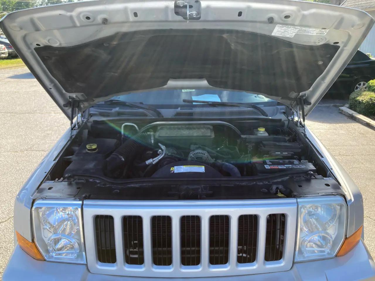 Jeep Commander 4dr 2WD 2006