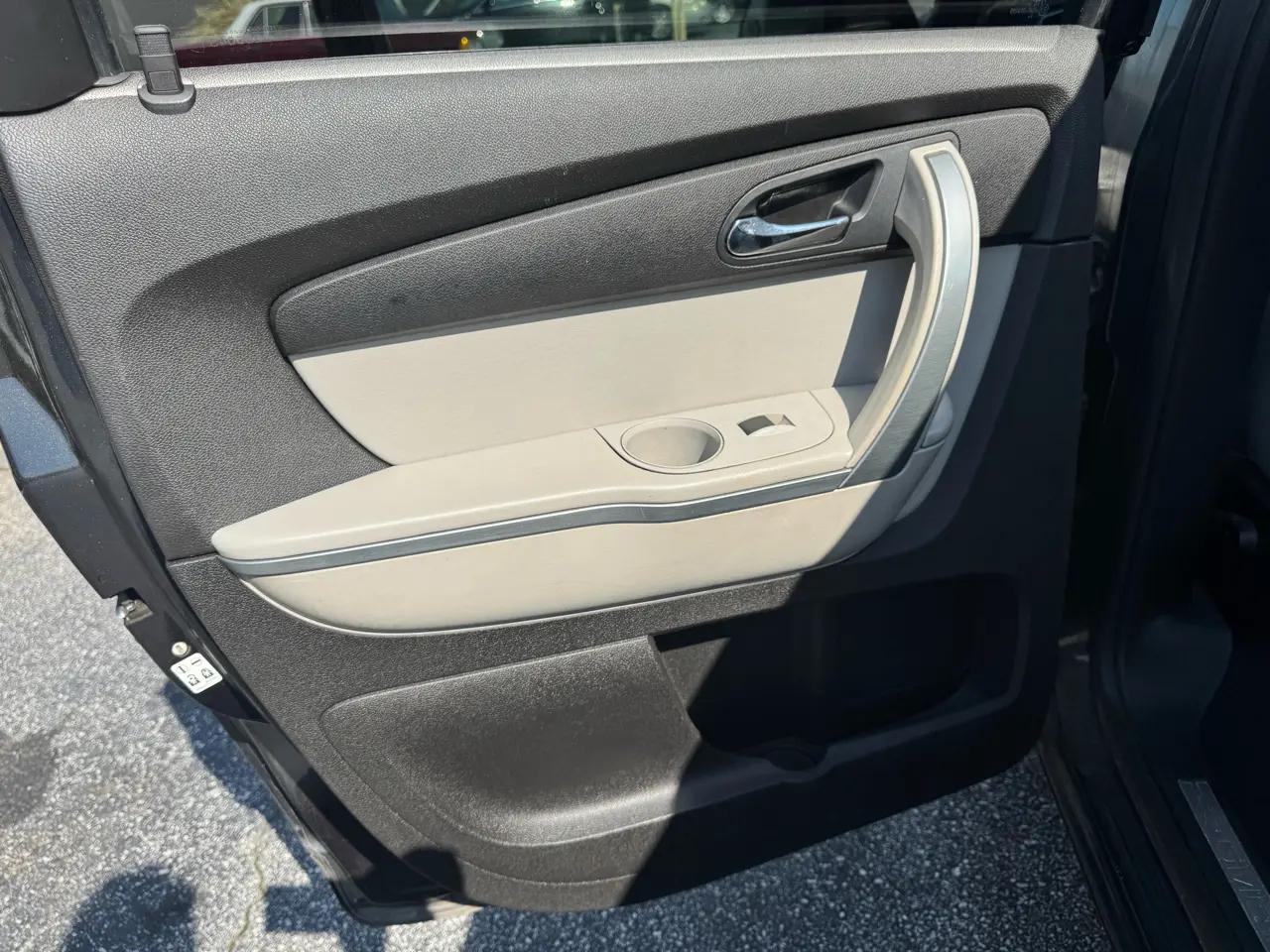 GMC Acadia FWD 4dr SLE 2007