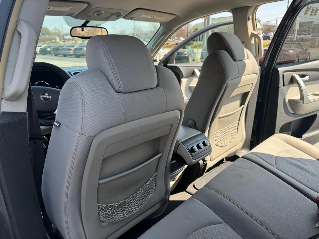 GMC Acadia FWD 4dr SLE 2007