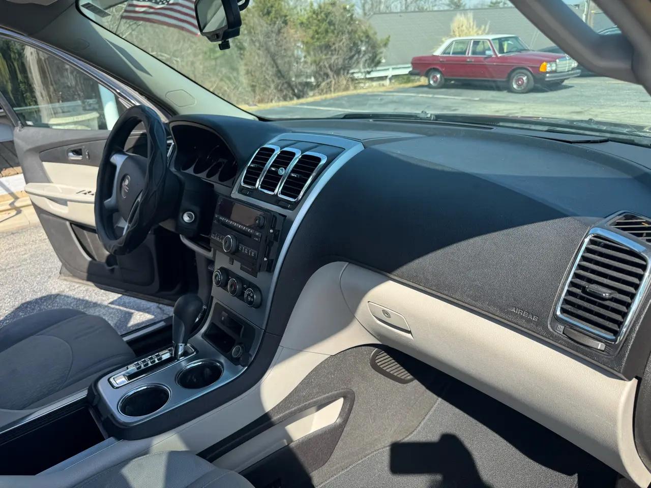 GMC Acadia FWD 4dr SLE 2007