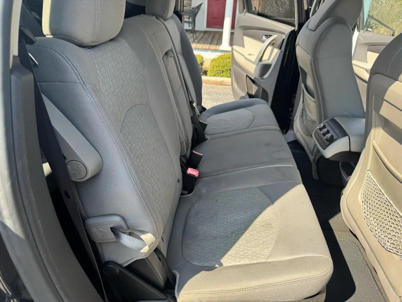 GMC Acadia FWD 4dr SLE 2007