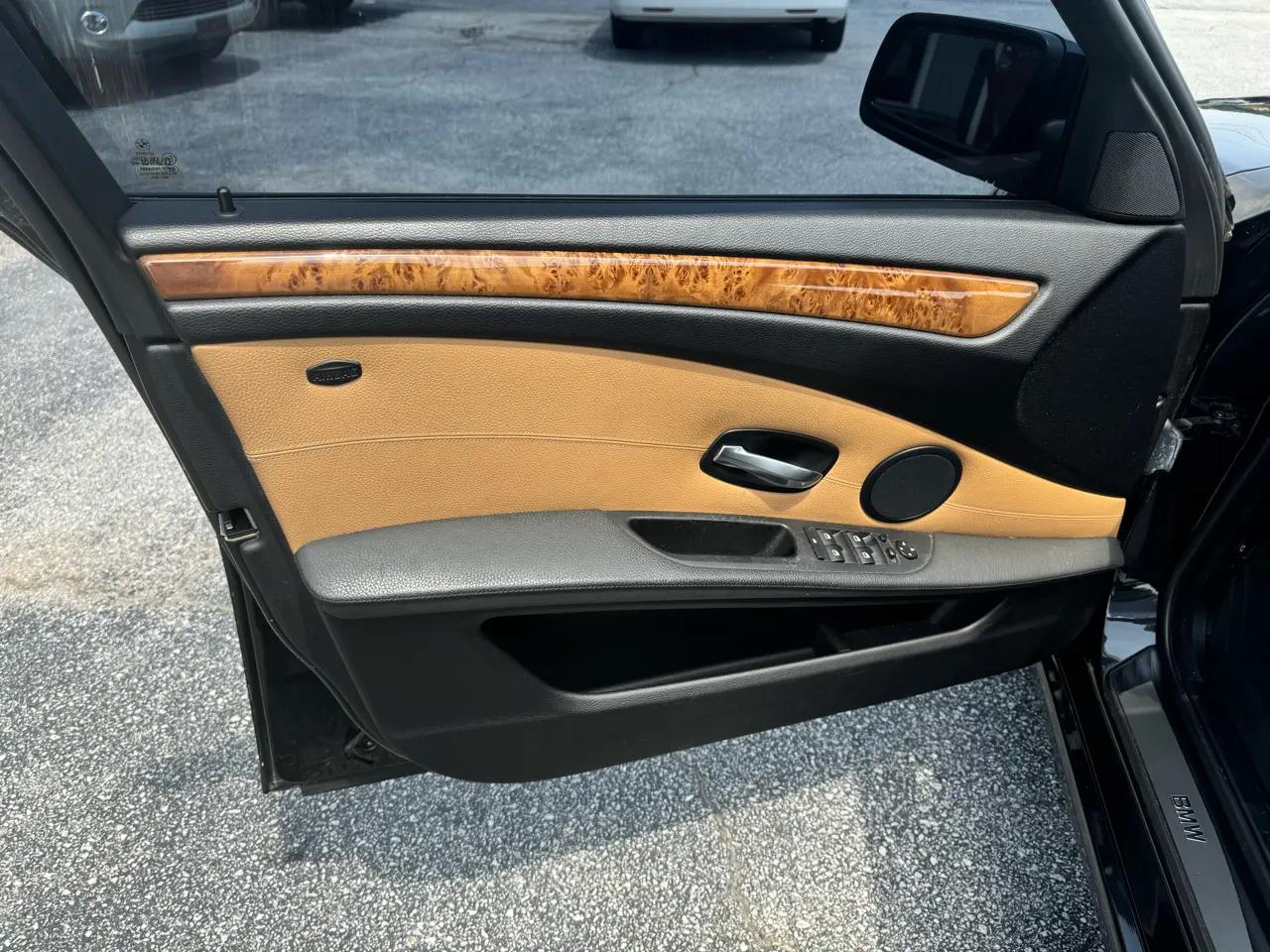 BMW 5 Series 4dr Sdn 535xi AWD 2008