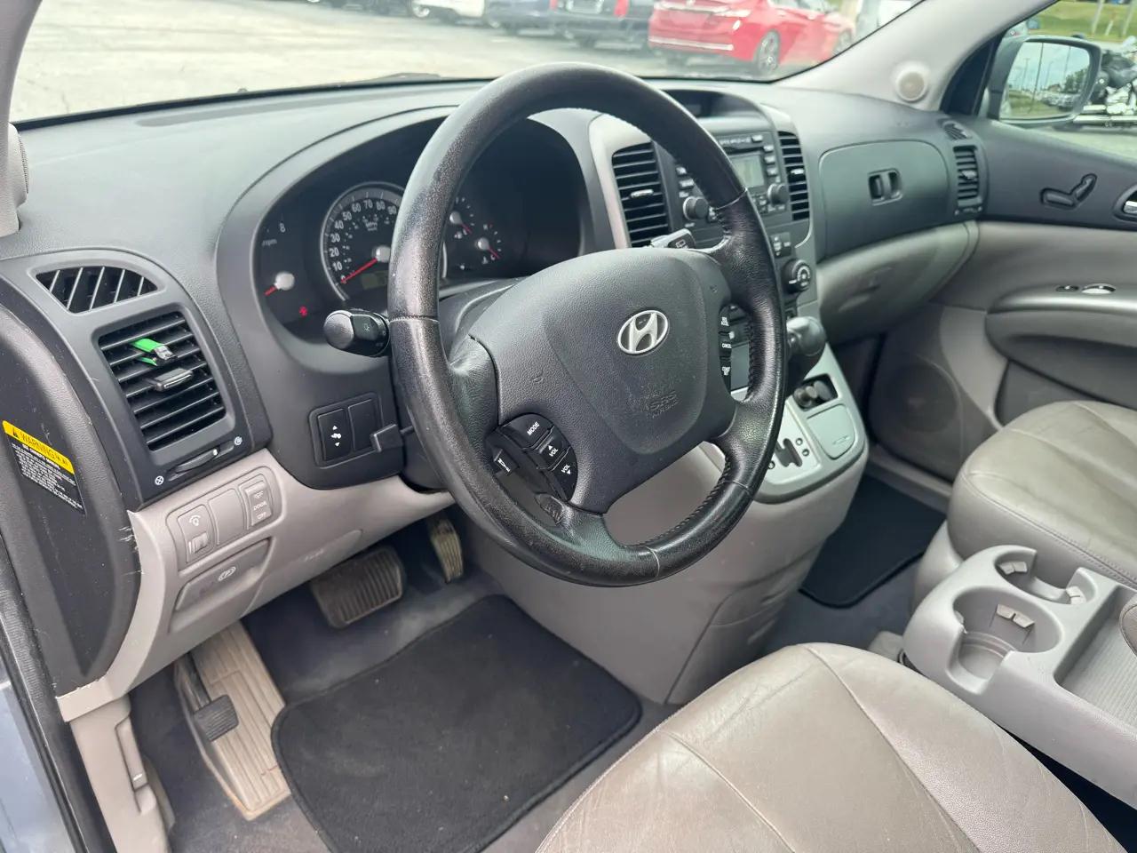 Hyundai Entourage 4dr Wgn Limited 2008