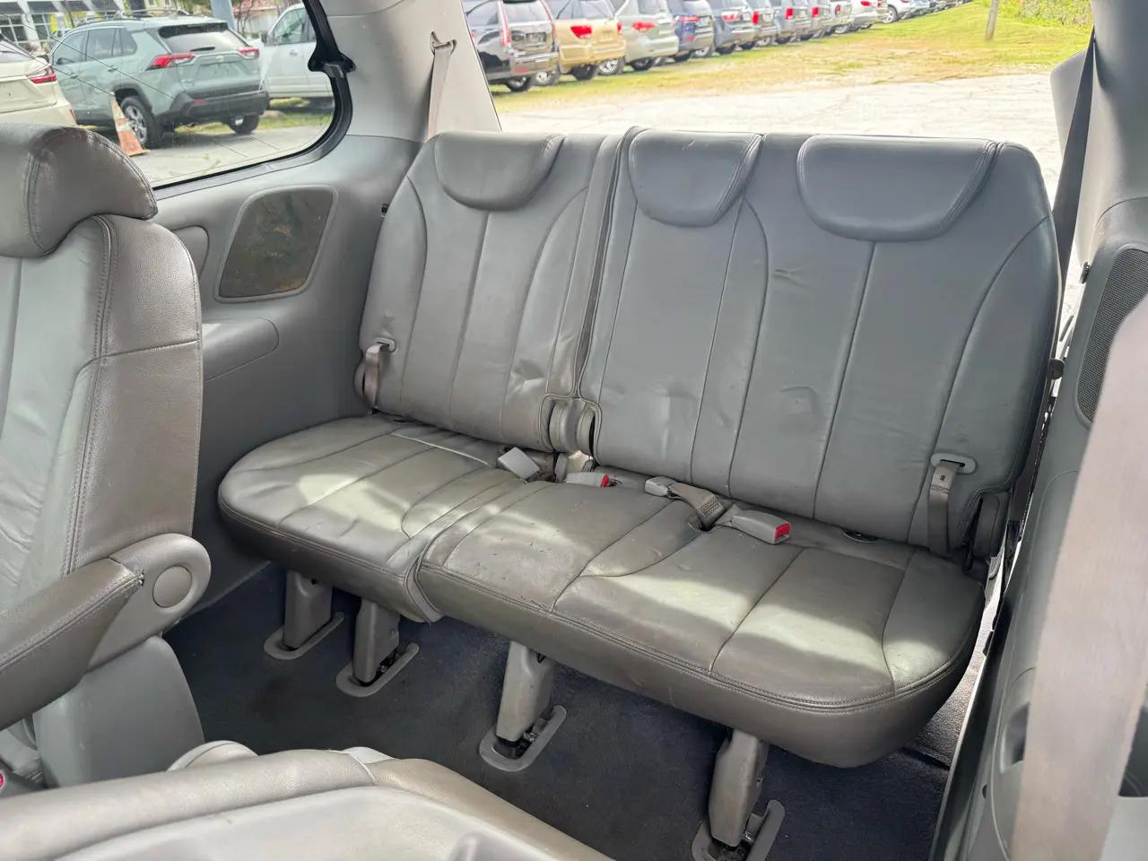 Hyundai Entourage 4dr Wgn Limited 2008