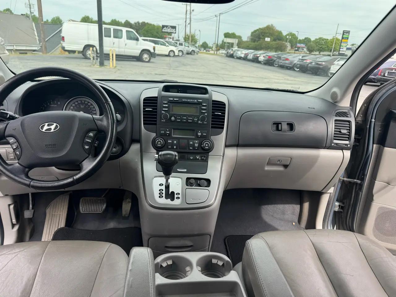 Hyundai Entourage 4dr Wgn Limited 2008