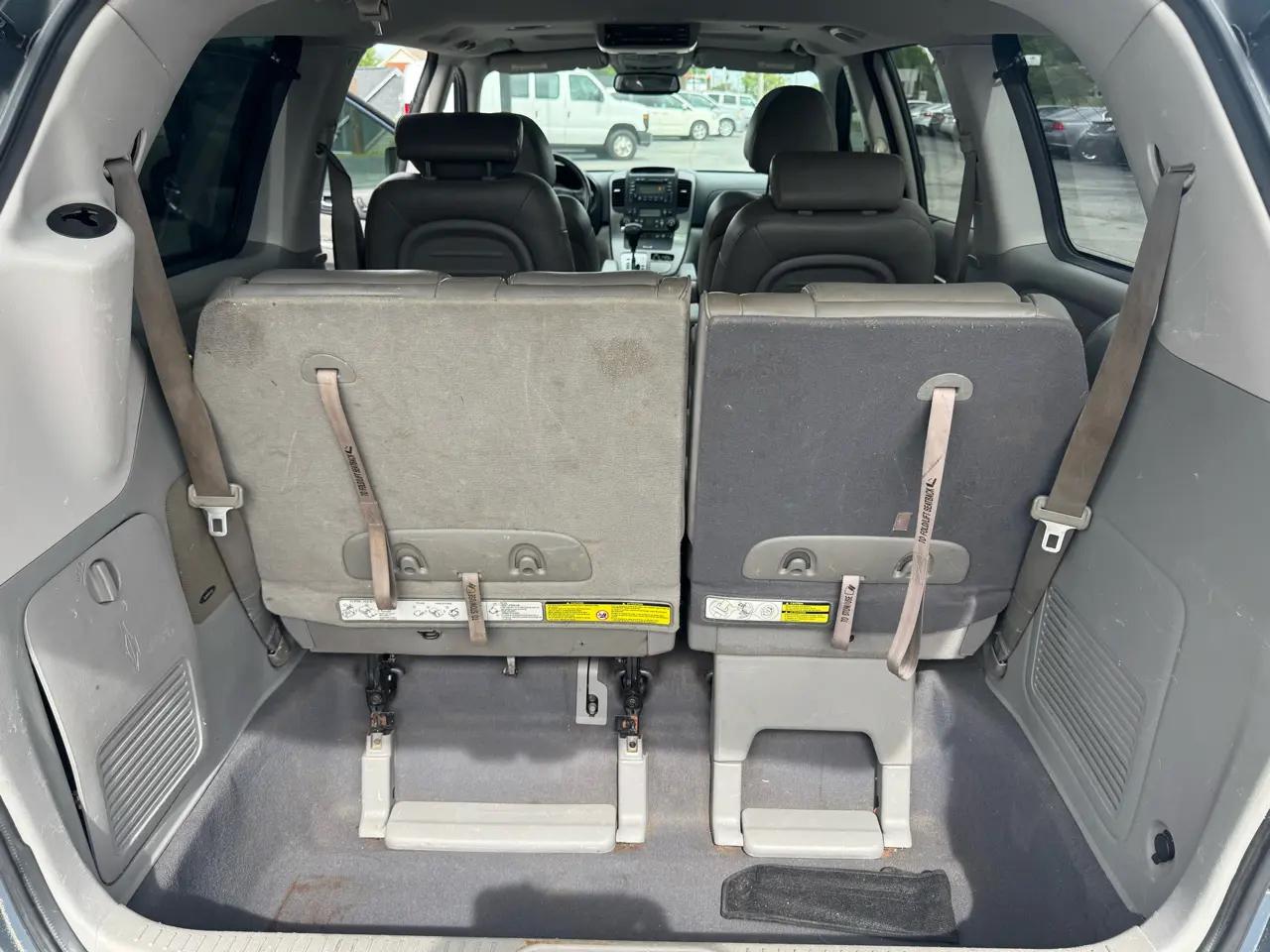 Hyundai Entourage 4dr Wgn Limited 2008