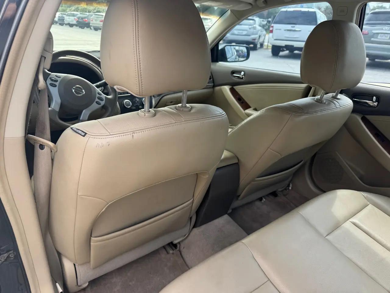 Nissan Altima 4dr Sdn I4 CVT 2.5 SL 2009