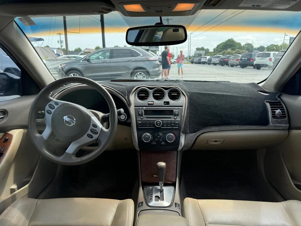 Nissan Altima 4dr Sdn I4 CVT 2.5 SL 2009