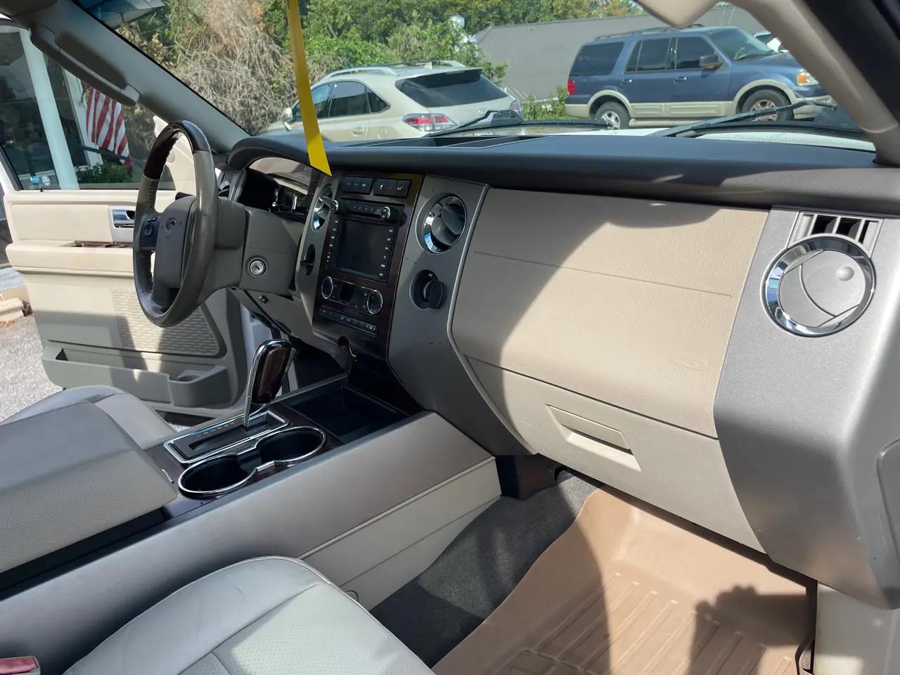 Ford Expedition 2WD 4dr Limited 2009