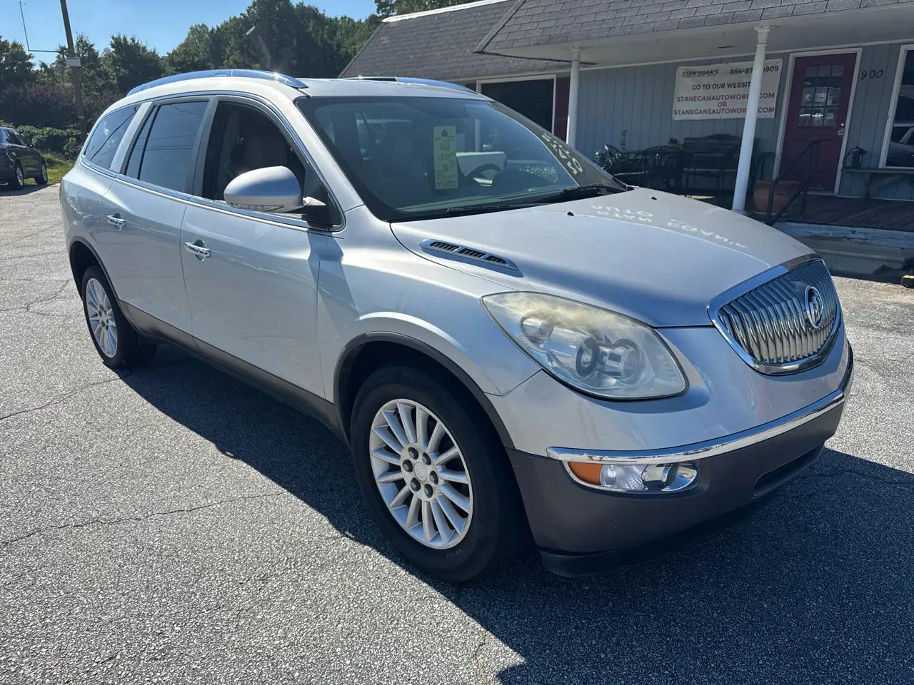 Buick Enclave FWD 4dr Leather 2012
