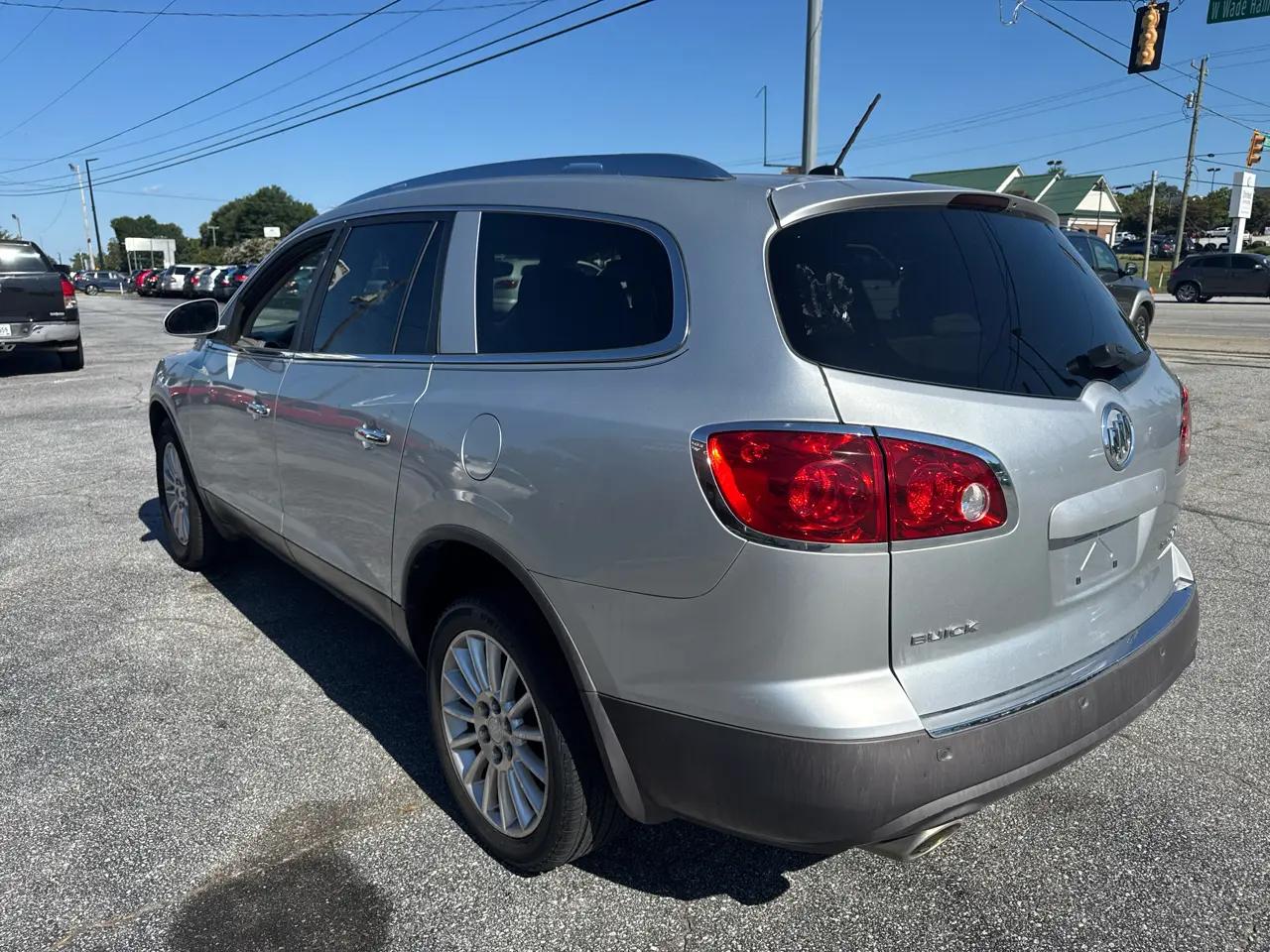 Buick Enclave FWD 4dr Leather 2012