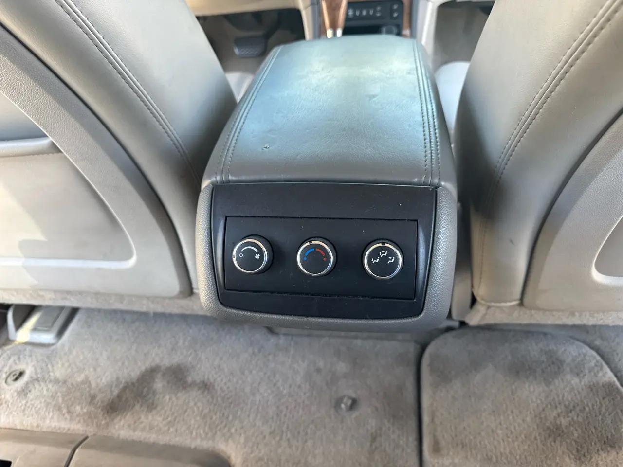 Buick Enclave FWD 4dr Leather 2012