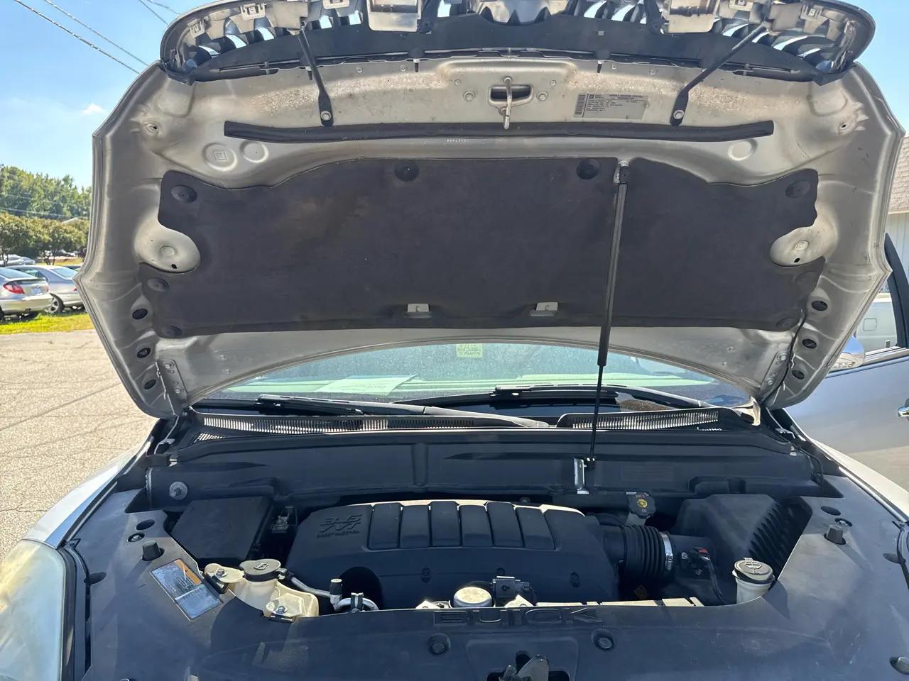 Buick Enclave FWD 4dr Leather 2012