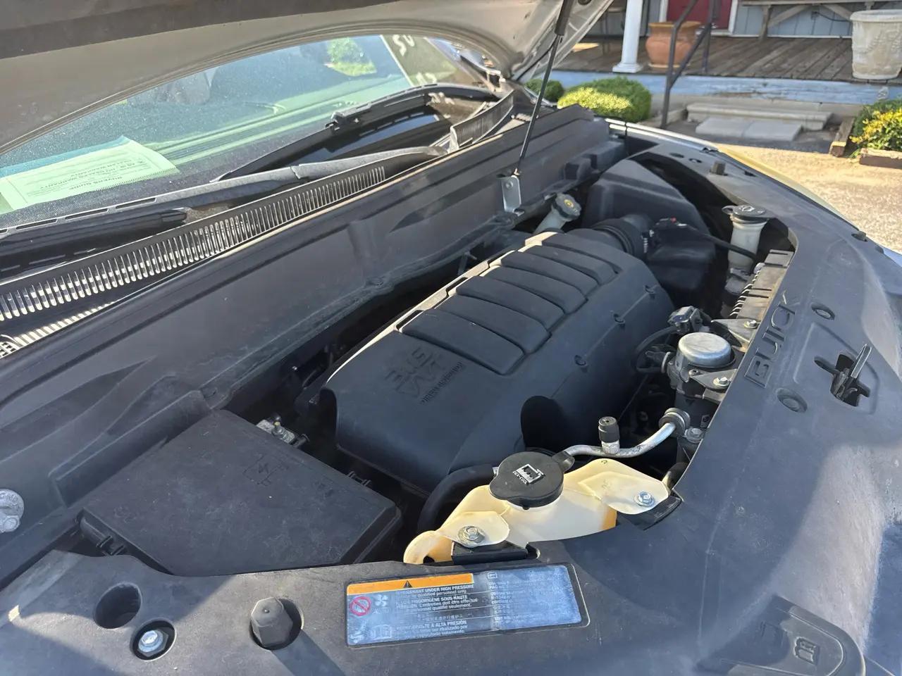 Buick Enclave FWD 4dr Leather 2012