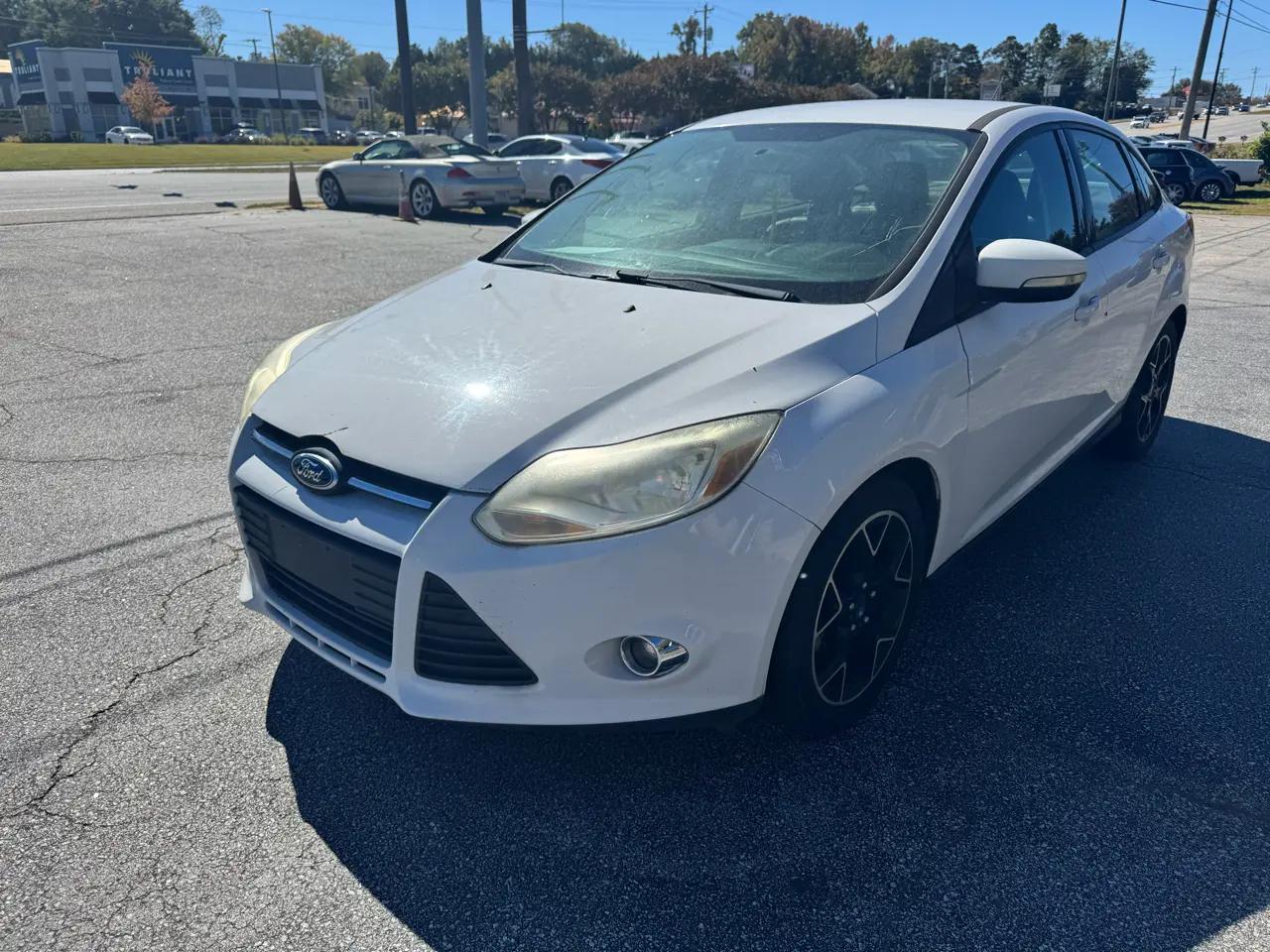 Ford Focus 4dr Sdn SE 2013
