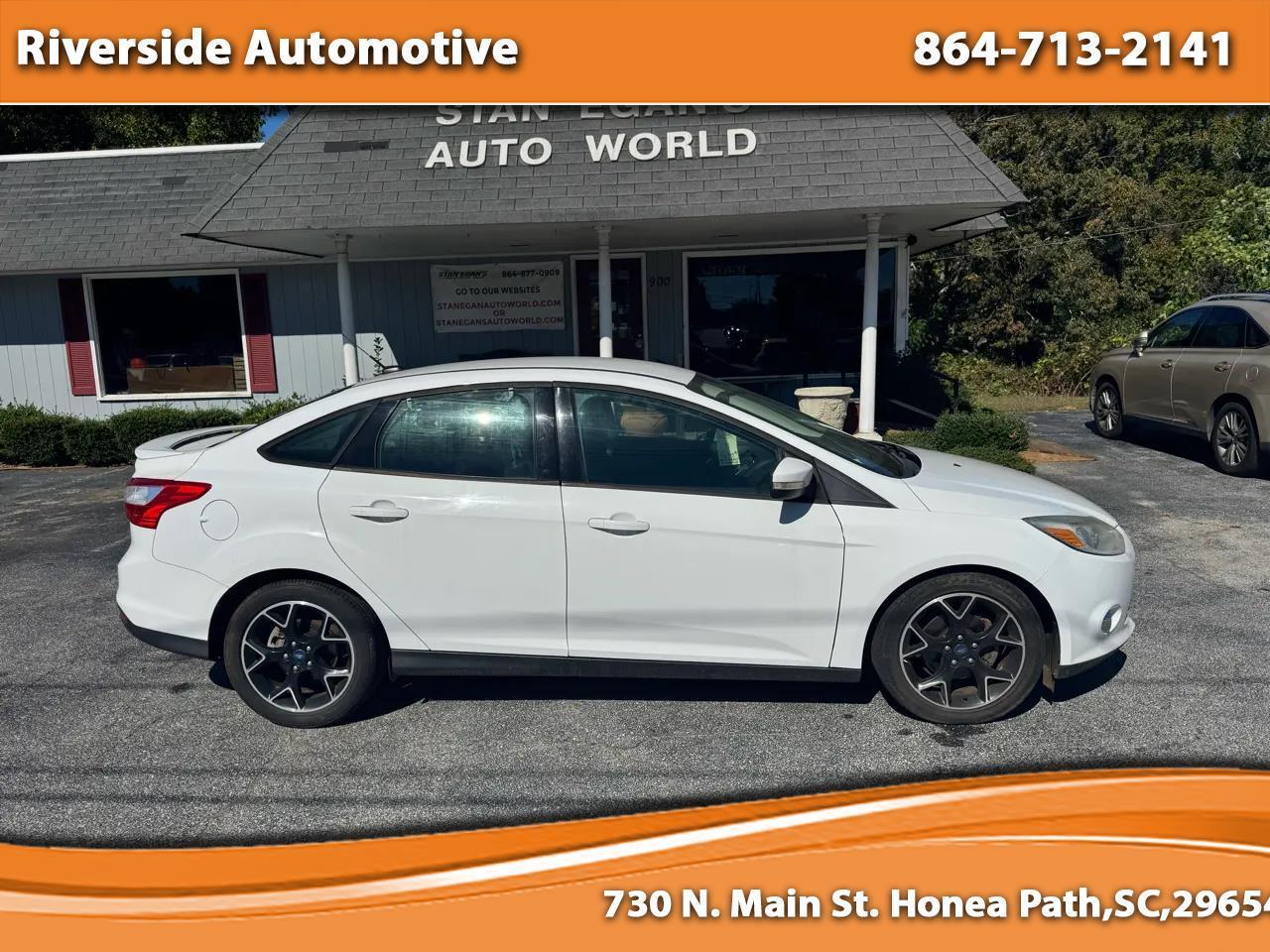 Ford Focus 4dr Sdn SE 2013