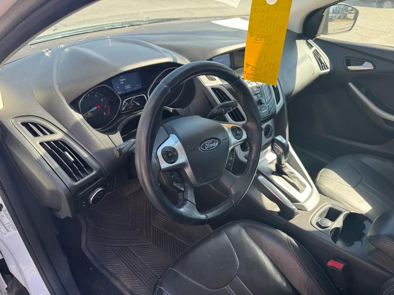 Ford Focus 4dr Sdn SE 2013