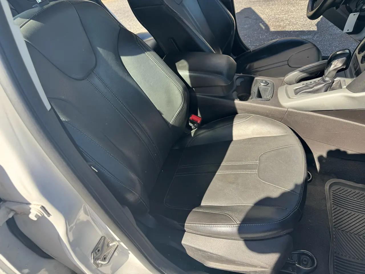 Ford Focus 4dr Sdn SE 2013