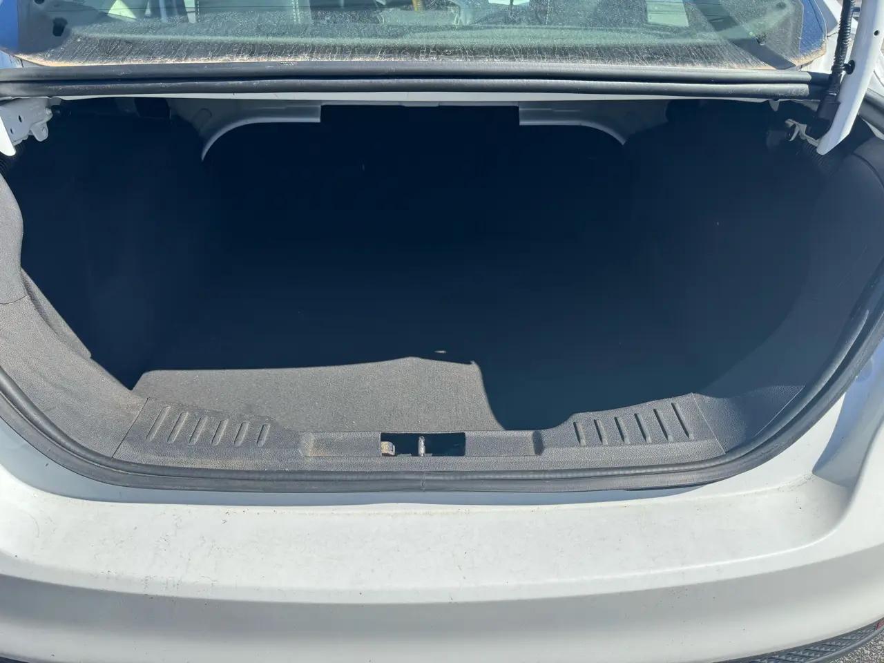 Ford Focus 4dr Sdn SE 2013