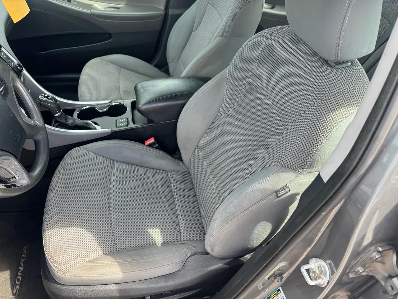 Hyundai Sonata 4dr Sdn 2.4L Auto GLS 2013