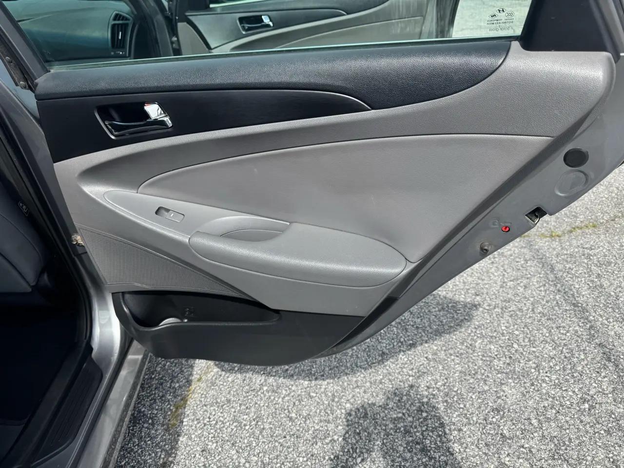 Hyundai Sonata 4dr Sdn 2.4L Auto GLS 2013