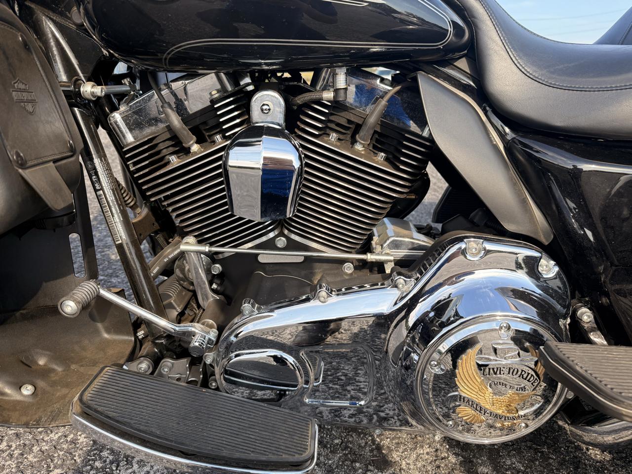 Harley-Davidson FLHTCUTG  2011