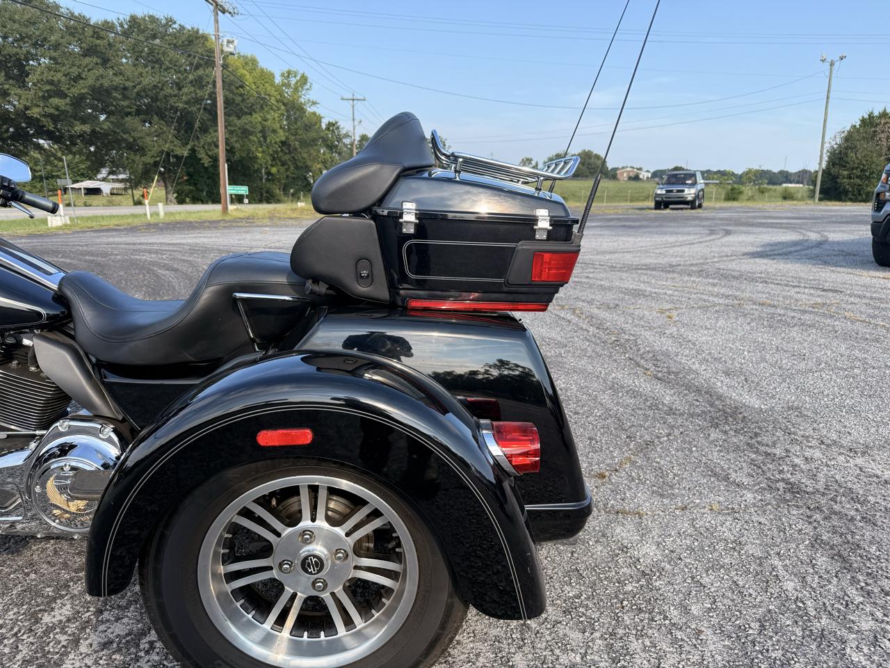 Harley-Davidson FLHTCUTG  2011