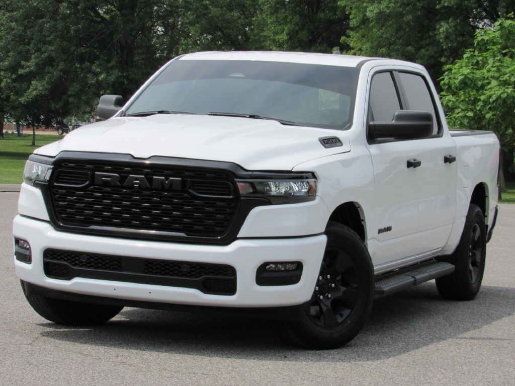 2025 RAM 1500 Tradesman Crew Cab SWB 4WD