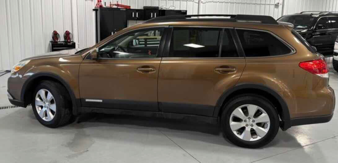 Subaru Outback 2.5i Limited 2011