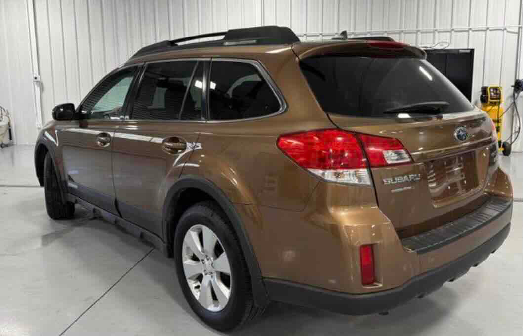 Subaru Outback 2.5i Limited 2011