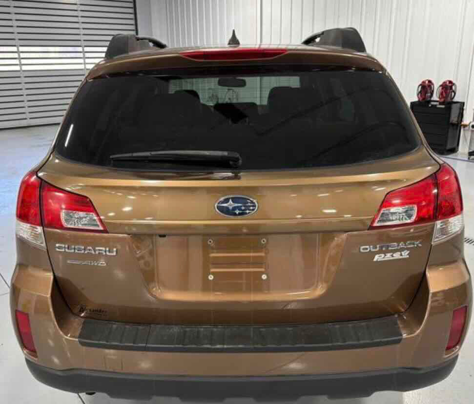 Subaru Outback 2.5i Limited 2011