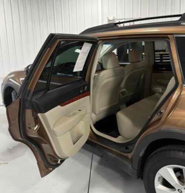 Subaru Outback 2.5i Limited 2011