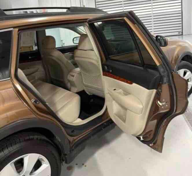 Subaru Outback 2.5i Limited 2011