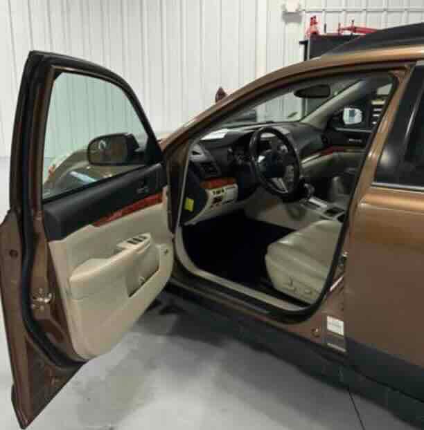 Subaru Outback 2.5i Limited 2011