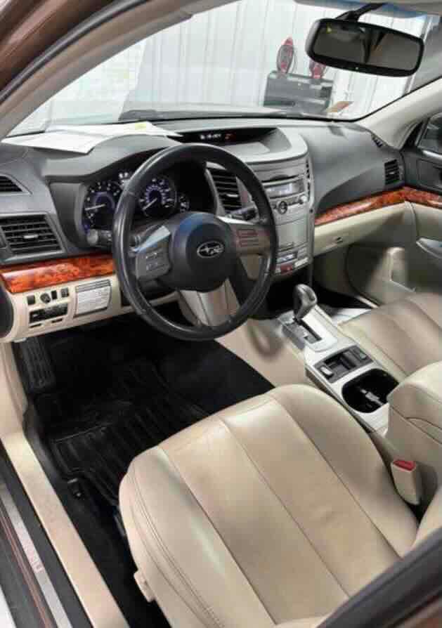 Subaru Outback 2.5i Limited 2011